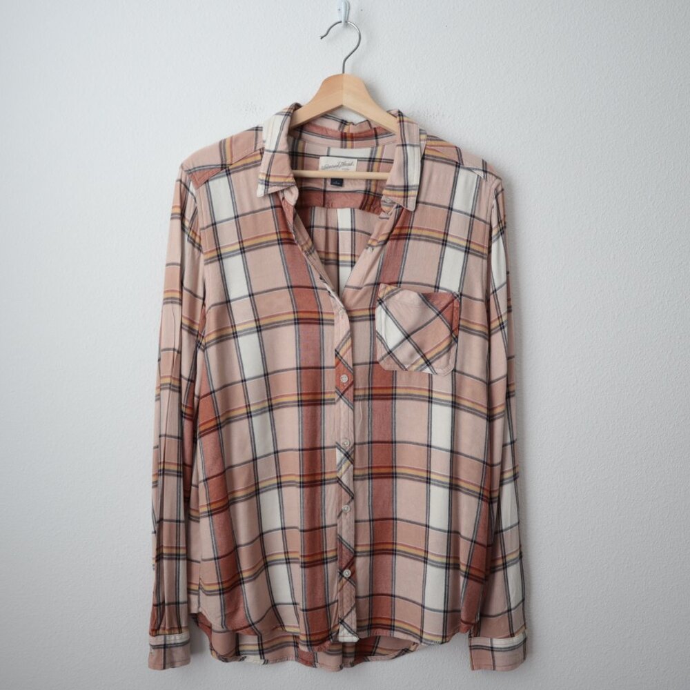 Universal Thread Plaid Button Up Top | L